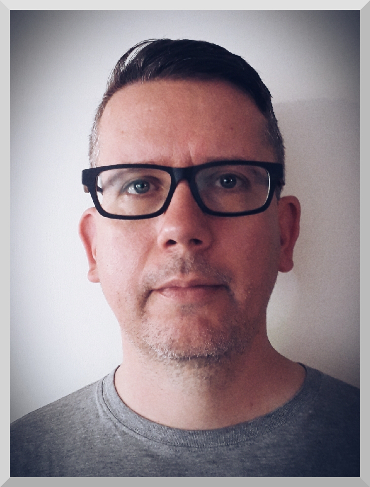 Portrait of Dr. Ian van der Linde